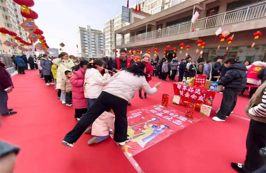 服务聚力,暖到居民心窝里。