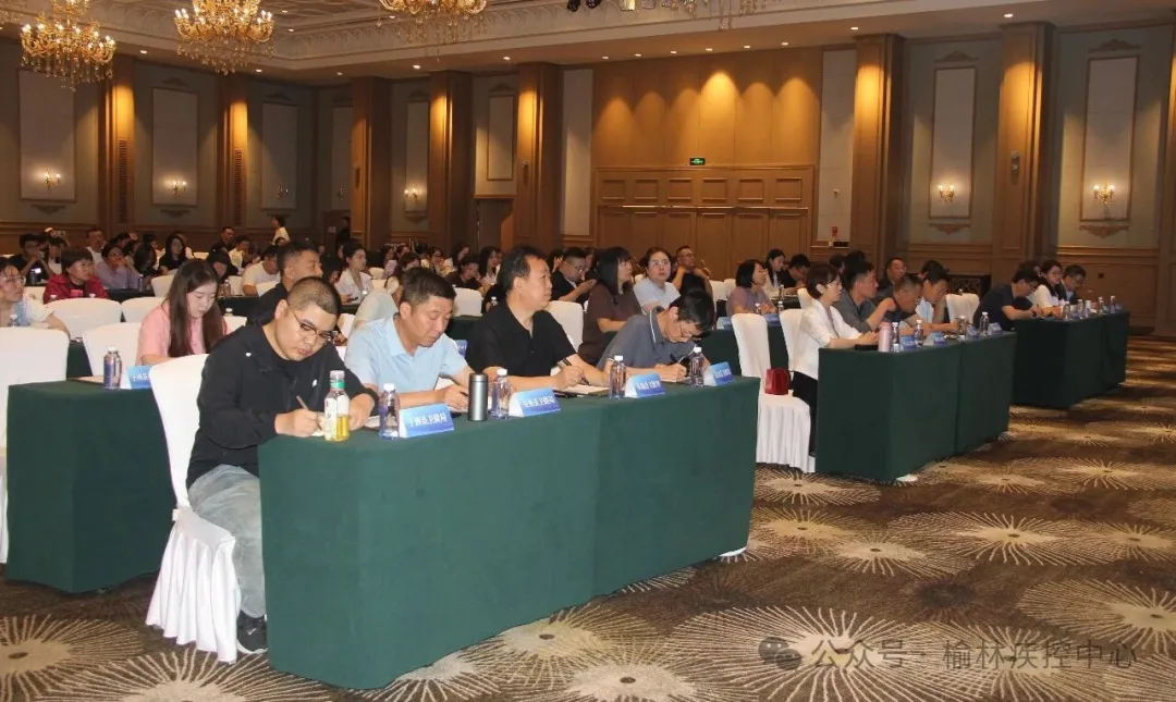 6月11日至13日，榆林市疾控中心举办全市慢性病综合防控市级培训会，120余人参加。