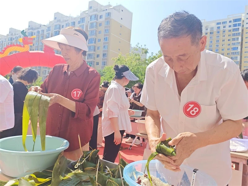 趣味包粽比拼