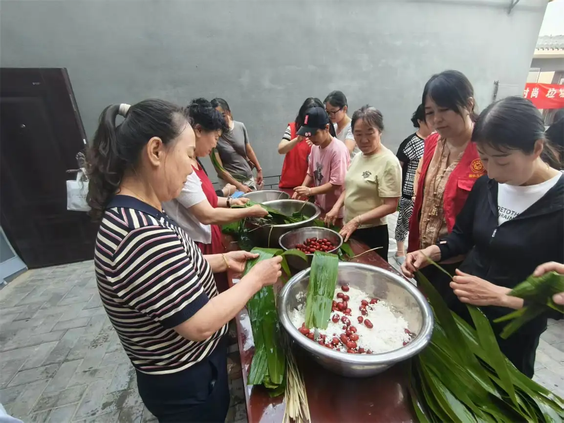 鼓楼街道红文昌楼社区:粽叶飘香迎端午,邻里和睦促和谐