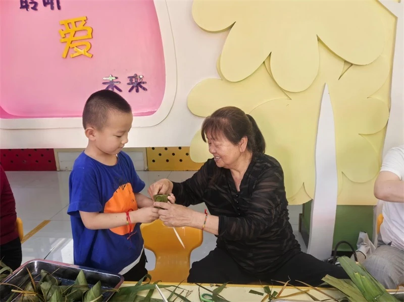 老少同场切磋
