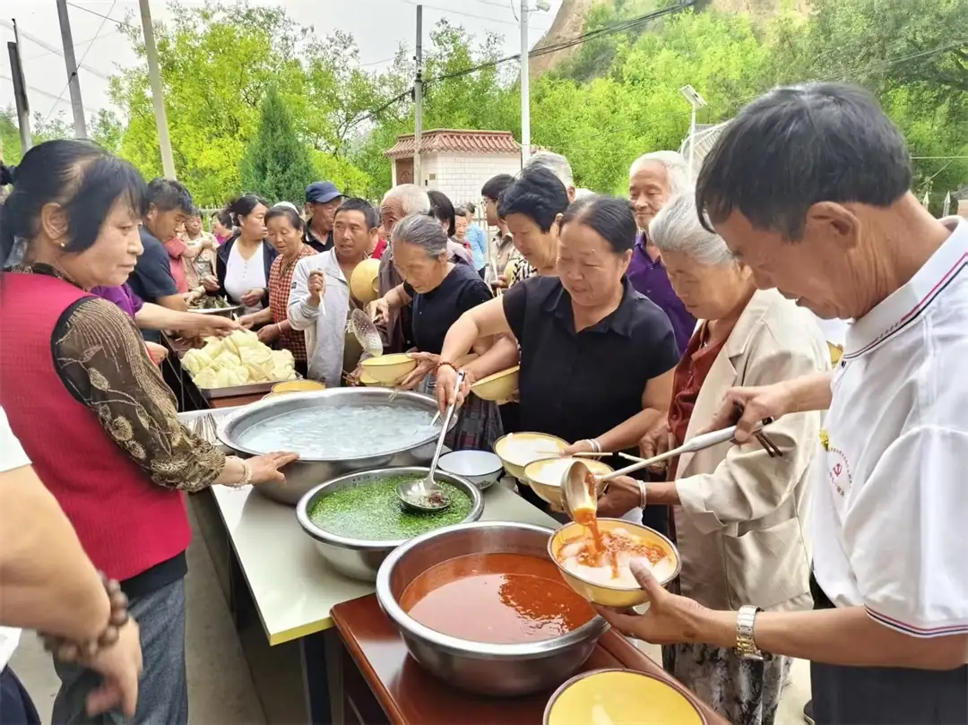 小粽子连着大民生,小活动凝聚大民心。