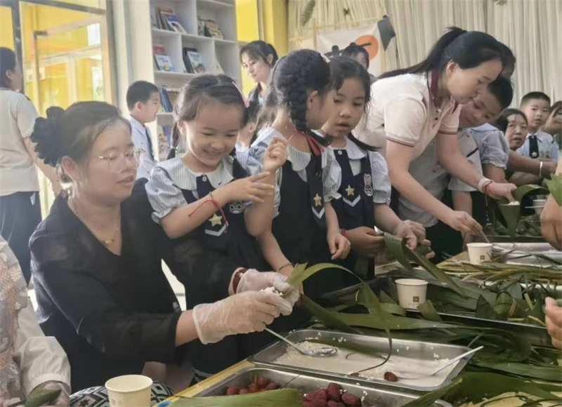 老少同场切磋