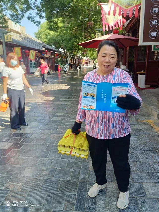 近日，榆阳区鼓楼街道红文昌楼社区开展“人人讲安全，个个会应急”专题培训