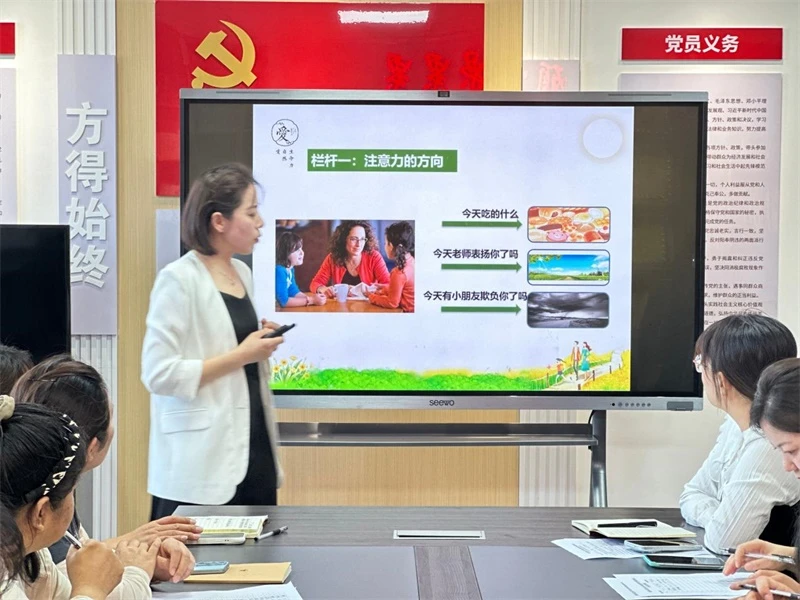 6月25日，榆阳区明珠路街道裕华路社区举办家庭教育讲座。