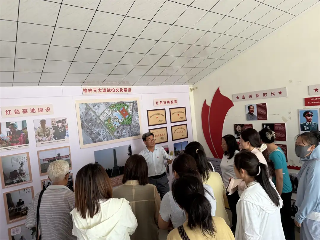 6月30日,榆阳区驼峰路街道望湖路社区党总支组织党员赴元大滩战役纪念馆开展主题研学