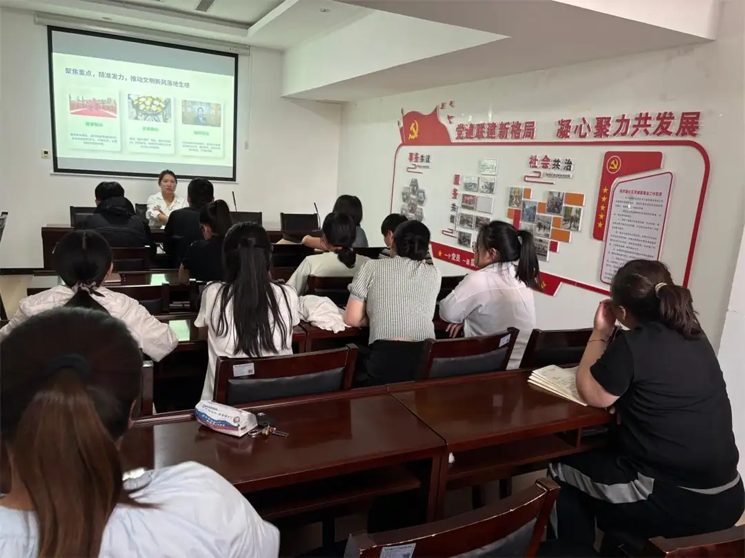 榆阳区沙河路街道桃李路社区开展居民公约移风易俗专题宣讲会
