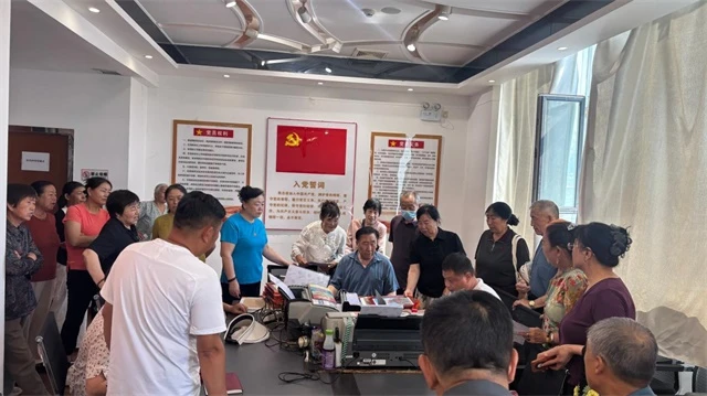 暖心公益送光影 定格最美夕阳红——明珠路街道东环路社区开展老年人免费摄影公益活动