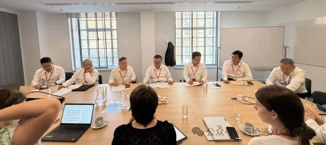 6月底,榆林市长马月逢率团访英,与英国国家能源安全部及脱煤电联盟座谈。
