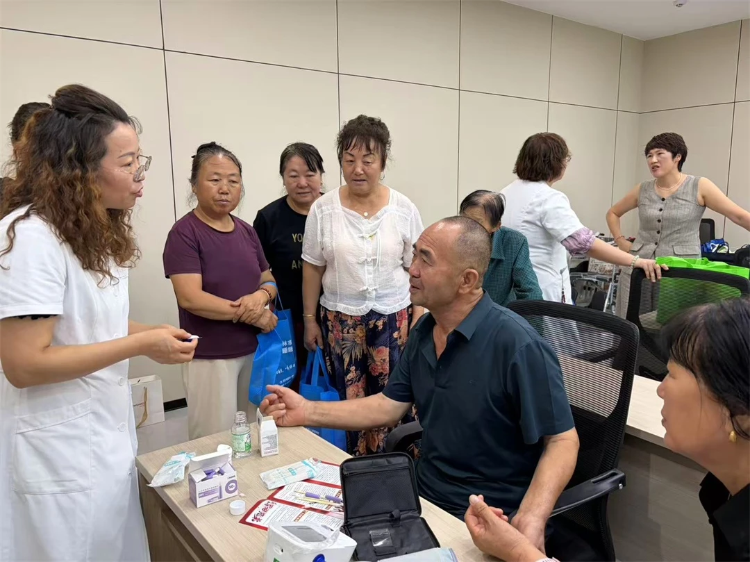 榆阳区鼓楼街道环城北路社区开展免费义诊活动