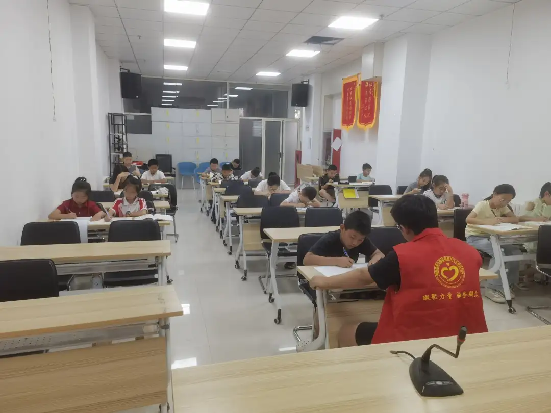 党建引领护青苗 暑期托管暖民心——金沙路街道白龙路社区第六期“小青苗”公益课堂顺利开课