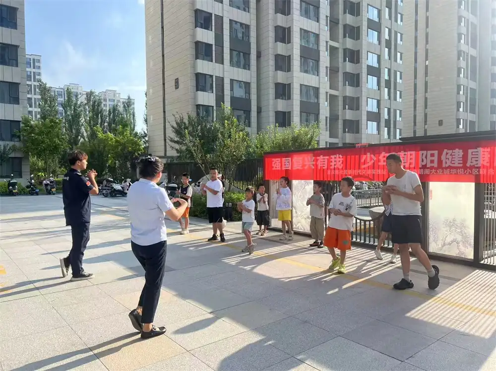 强国复兴有我 少年朝阳健康跑！富庆路社区开展未成年人晨跑实践活动