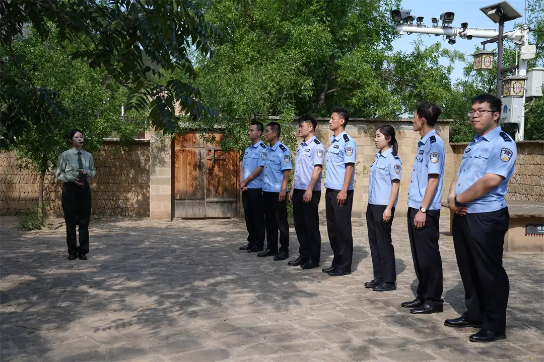近日,绥德县公安局开展为期一周的新警岗前培训