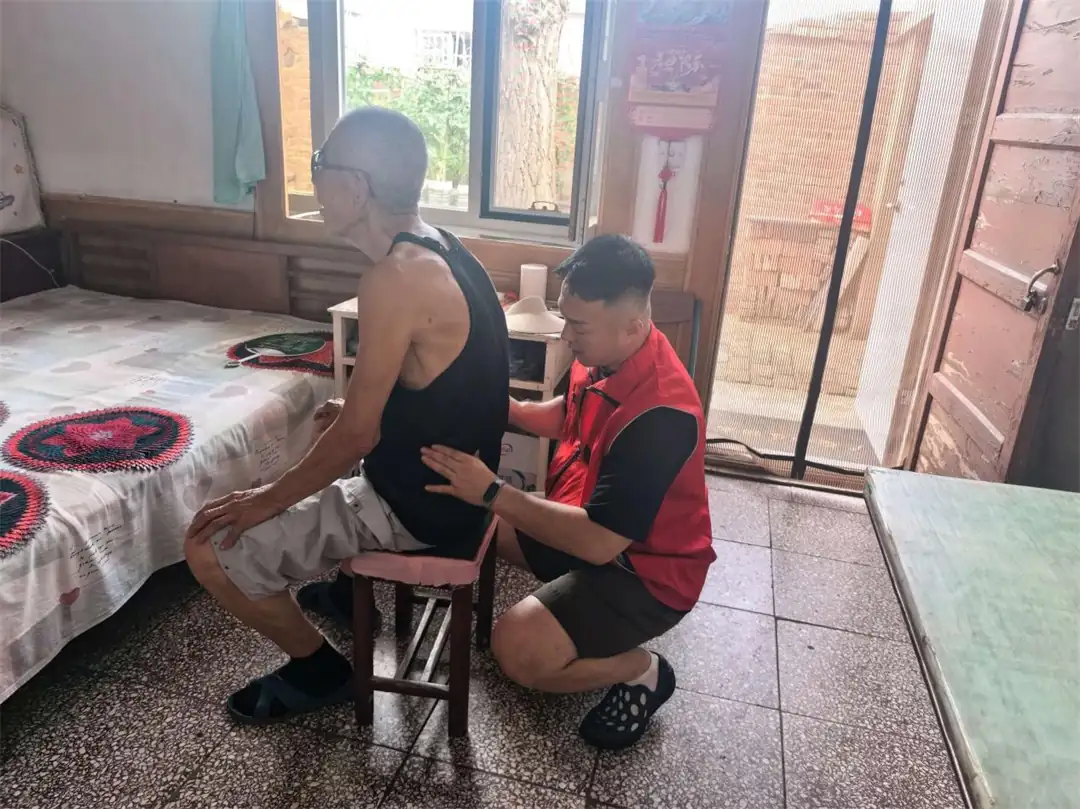 公益义剪进社区