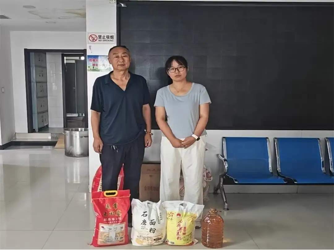 情暖八一敬老兵 心系优抚暖兵心——鼓楼街道二里半社区开展“八一”慰问活动