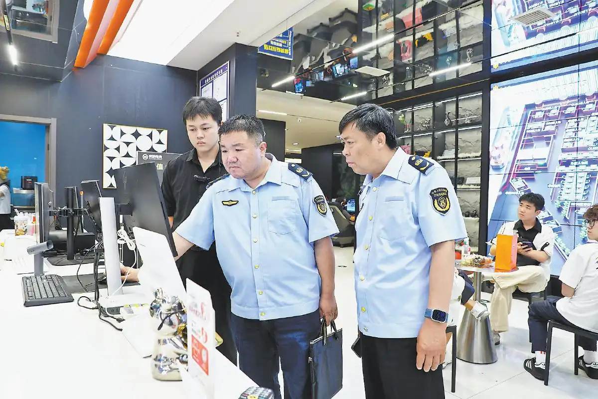 榆林市文化市场综合执法支队严查违规接纳未成年人场所