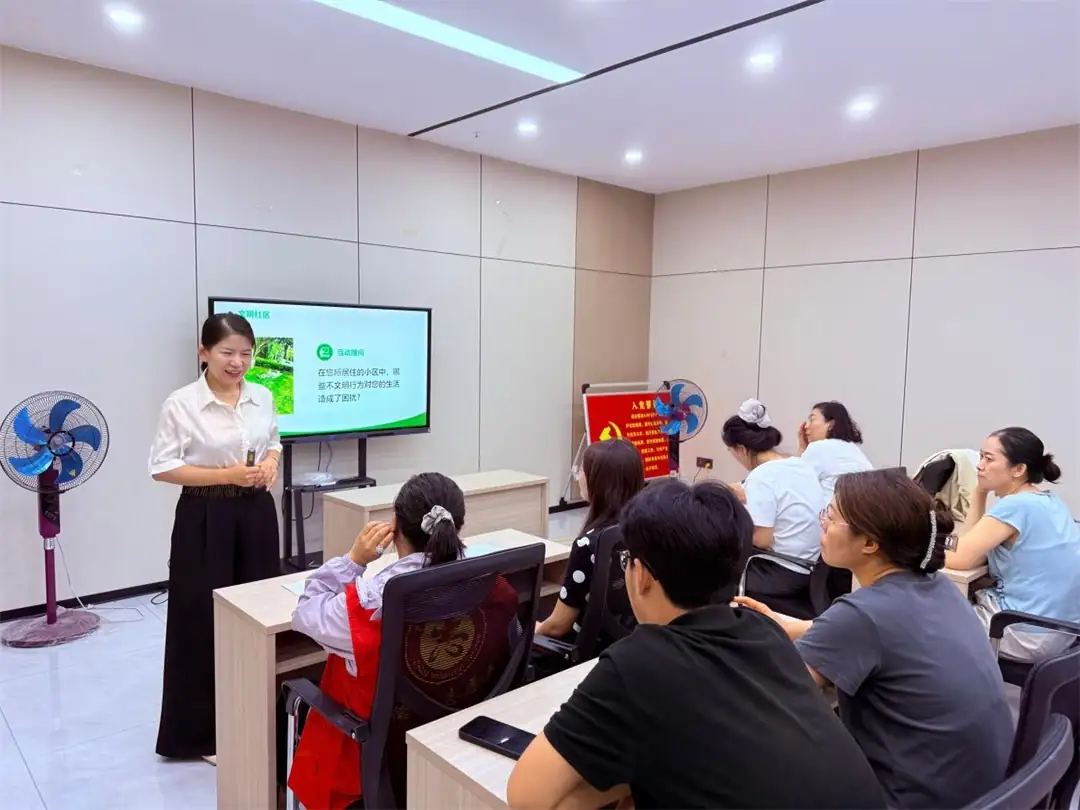 榆阳区环城北路社区：条例唠进家常里 新风吹到楼栋间