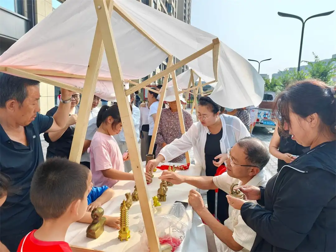 8月8日,春苑社区举办“非遗进社区”活动,由市、区文旅部门及街道办联合主办。