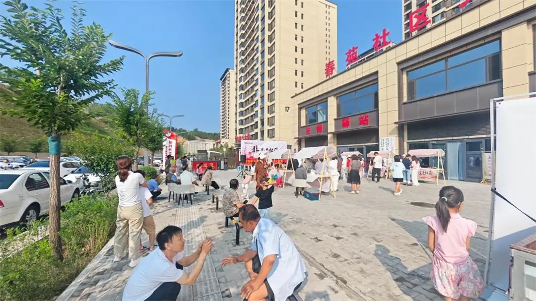 8月8日,春苑社区举办“非遗进社区”活动,由市、区文旅部门及街道办联合主办。