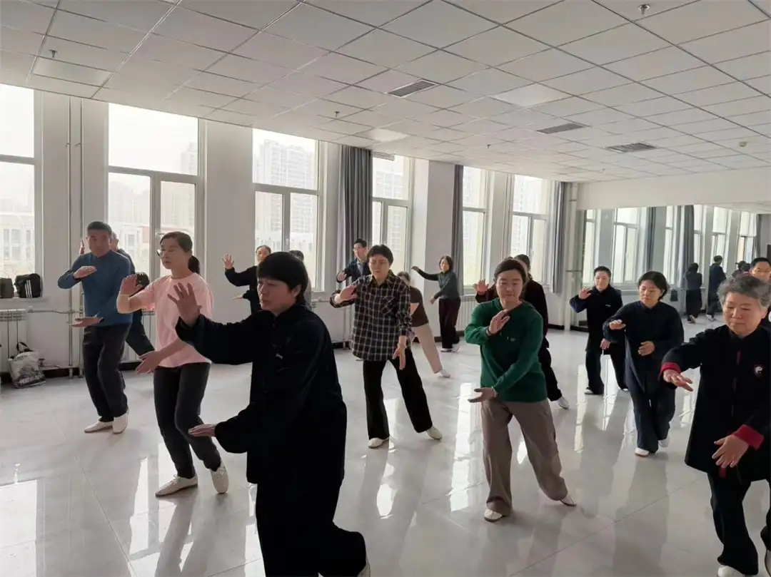 太极修身,乐享健康生活。