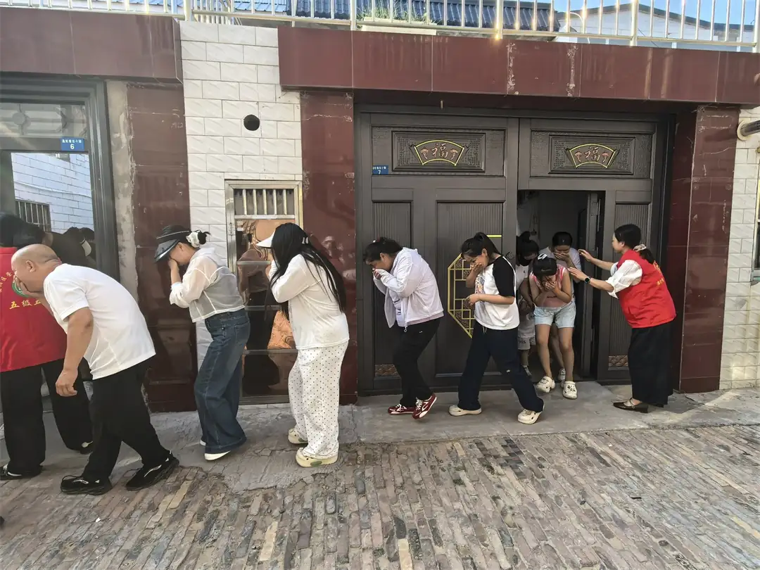 崇文路街道葡萄园社区：常态化开展消防演练 织密社区安全防护网