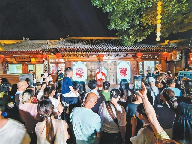 老街“夜未央” 文旅“热力足”——2026“清爽榆林”古城系列文艺演出带火夜经济