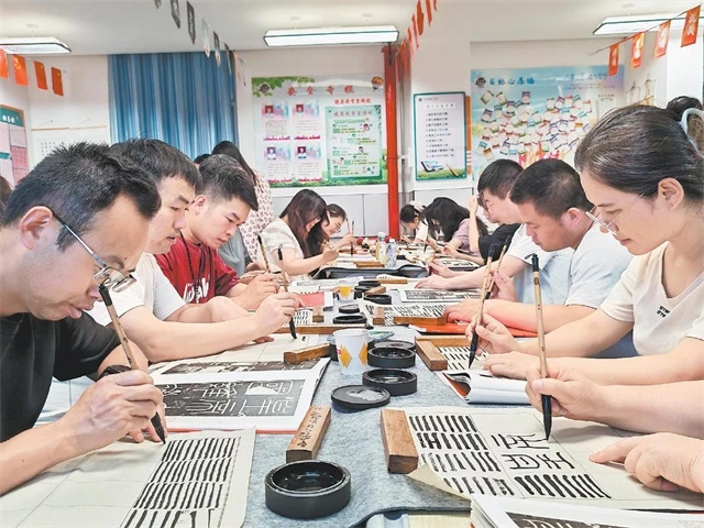 子洲县总工会举办的职工公益培训班火热进行