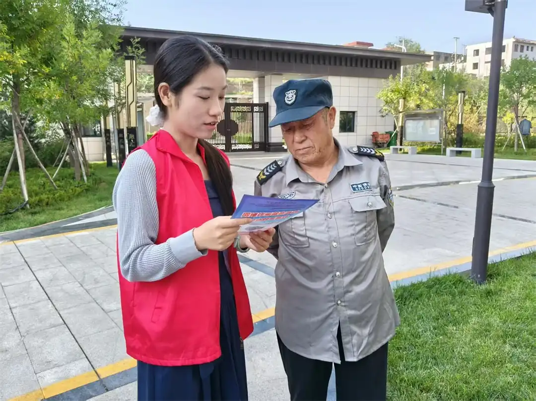 崇文路街道聚财社区：深化扫黑除恶宣传 筑牢社区平安防线