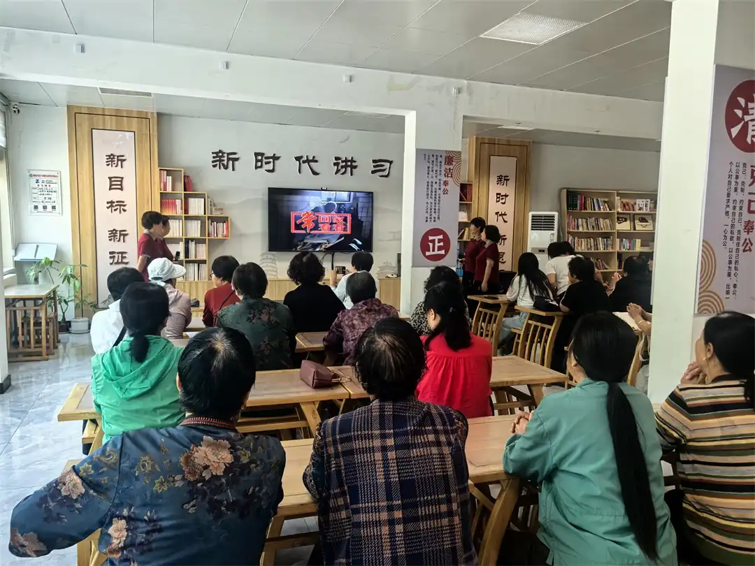 9月3日，榆阳区崇文路街道学院社区开展“赓续抗战精神·弘扬时代新风”主题活动。