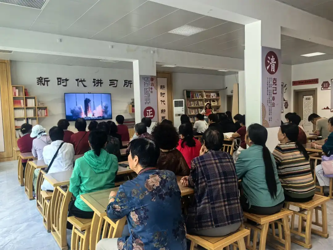 9月3日，榆阳区崇文路街道学院社区开展“赓续抗战精神·弘扬时代新风”主题活动。