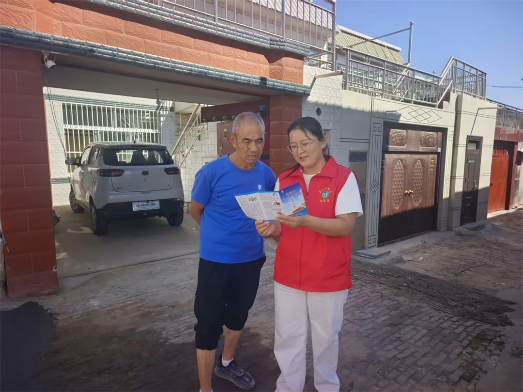 榆阳区崇文路街道葡萄园社区：常态化开展扫黑除恶斗争 共建平安和谐家园