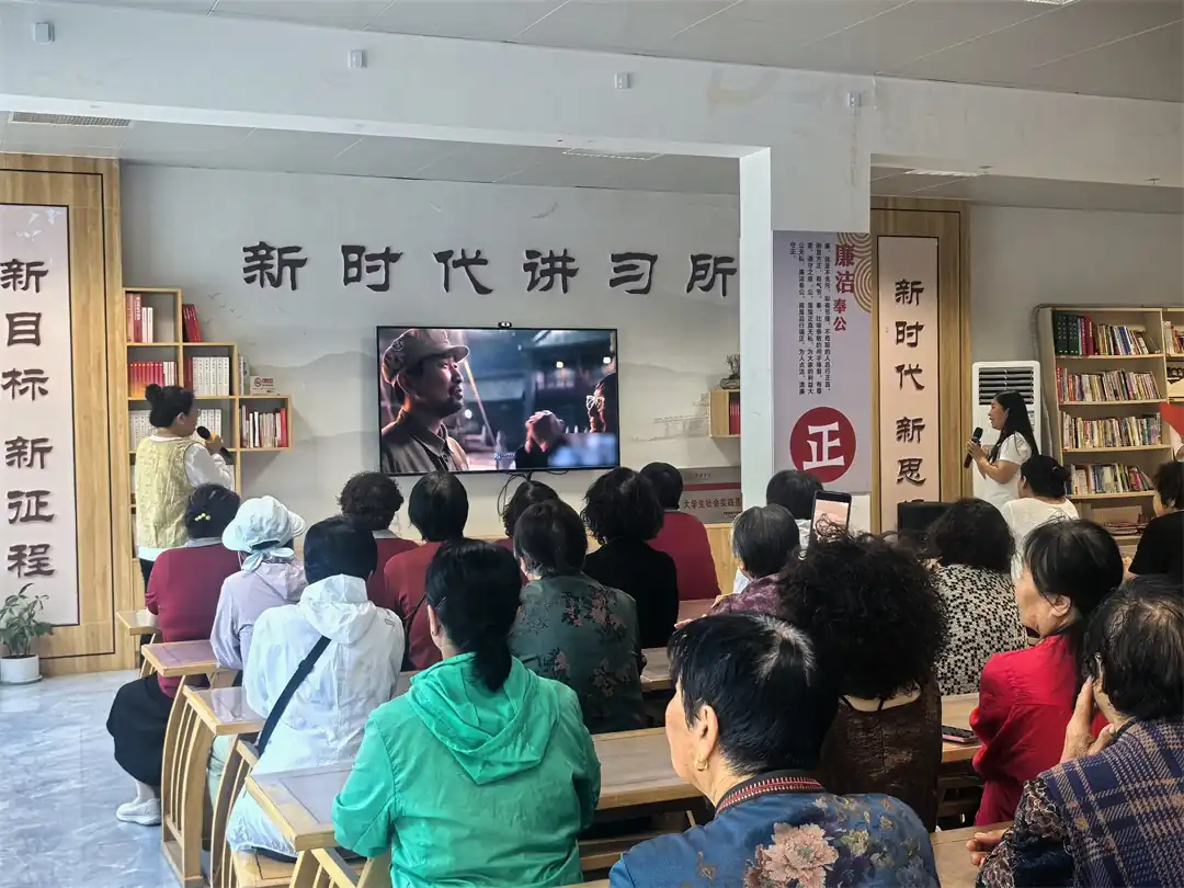 9月3日，榆阳区崇文路街道学院社区开展“赓续抗战精神·弘扬时代新风”主题活动。