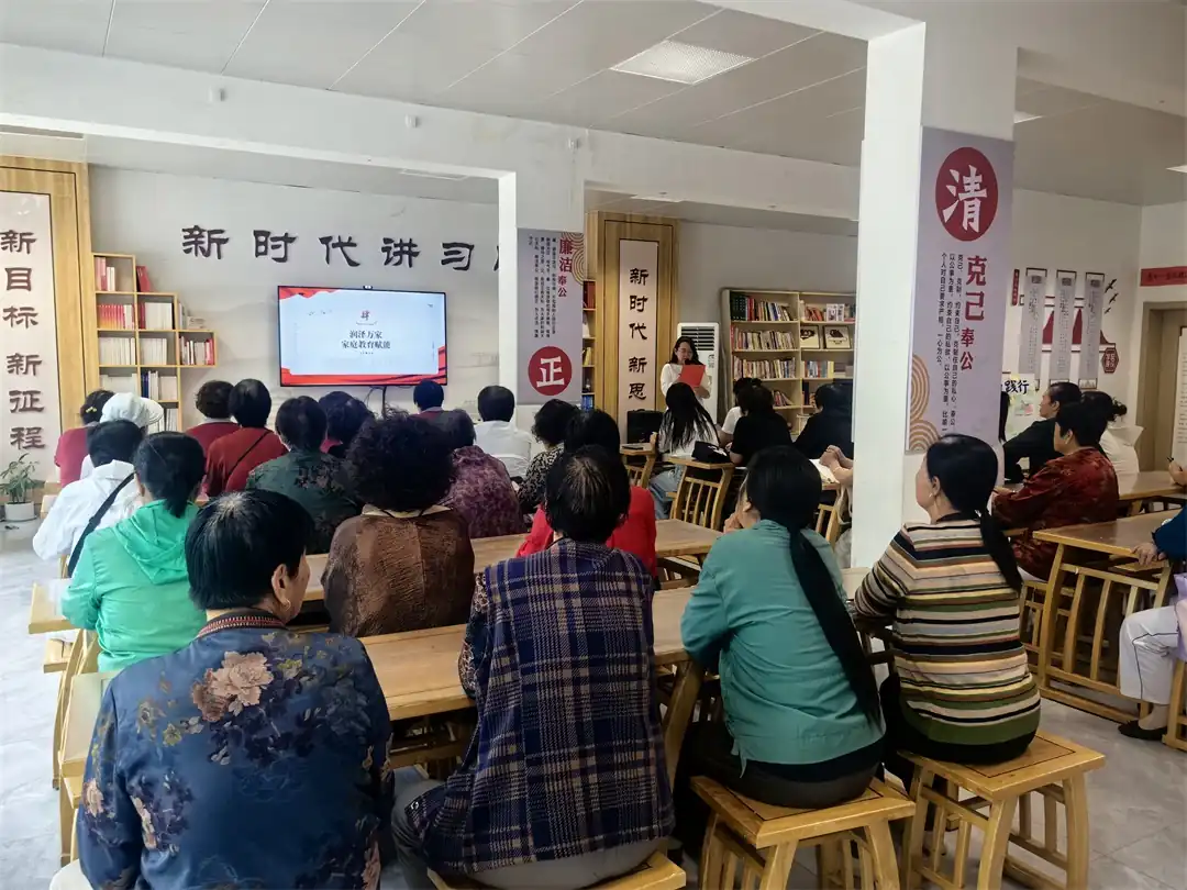 9月3日，榆阳区崇文路街道学院社区开展“赓续抗战精神·弘扬时代新风”主题活动。