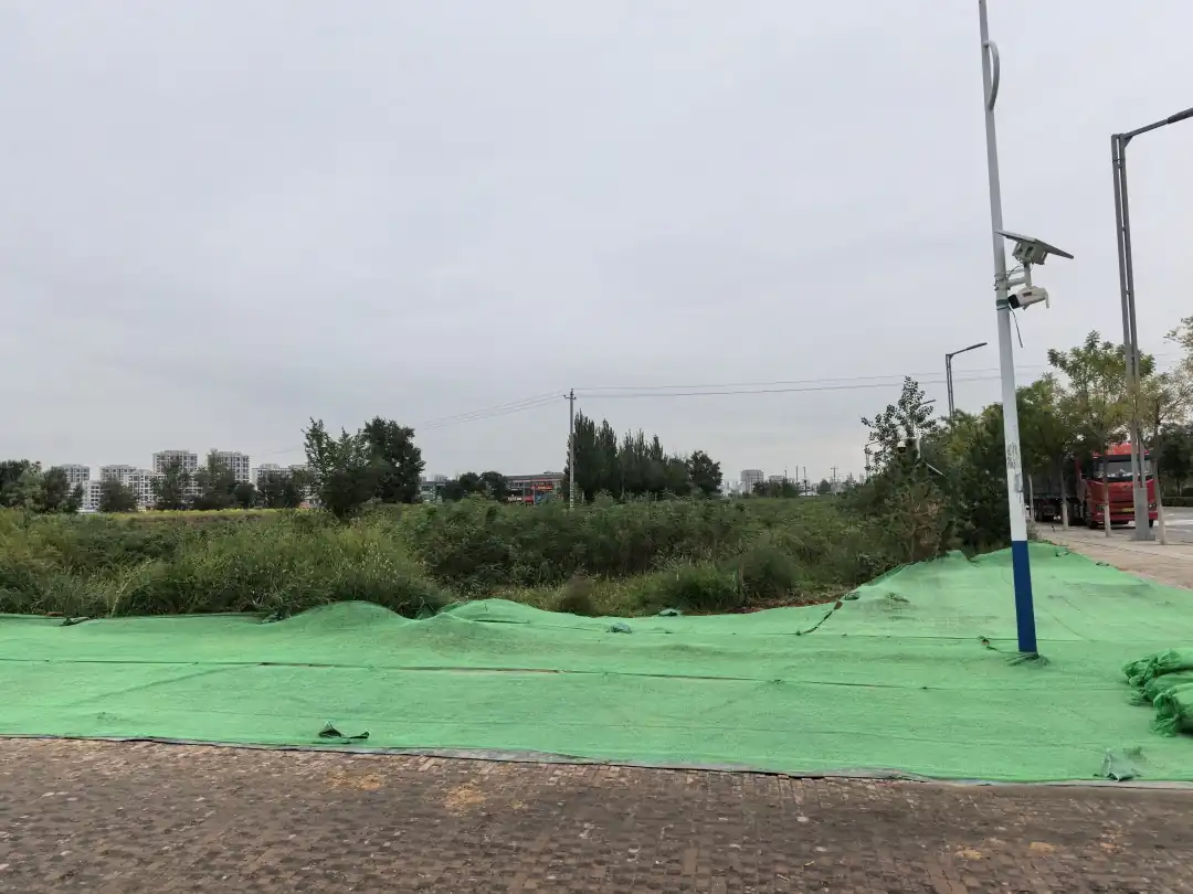 近日,榆阳区崇文路街道葡萄园社区联合综合执法部门开展不定时市容环境专项整治