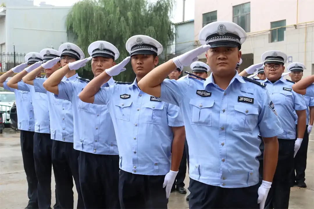 战酷暑淬精兵!靖边交警实战大练兵有序开展