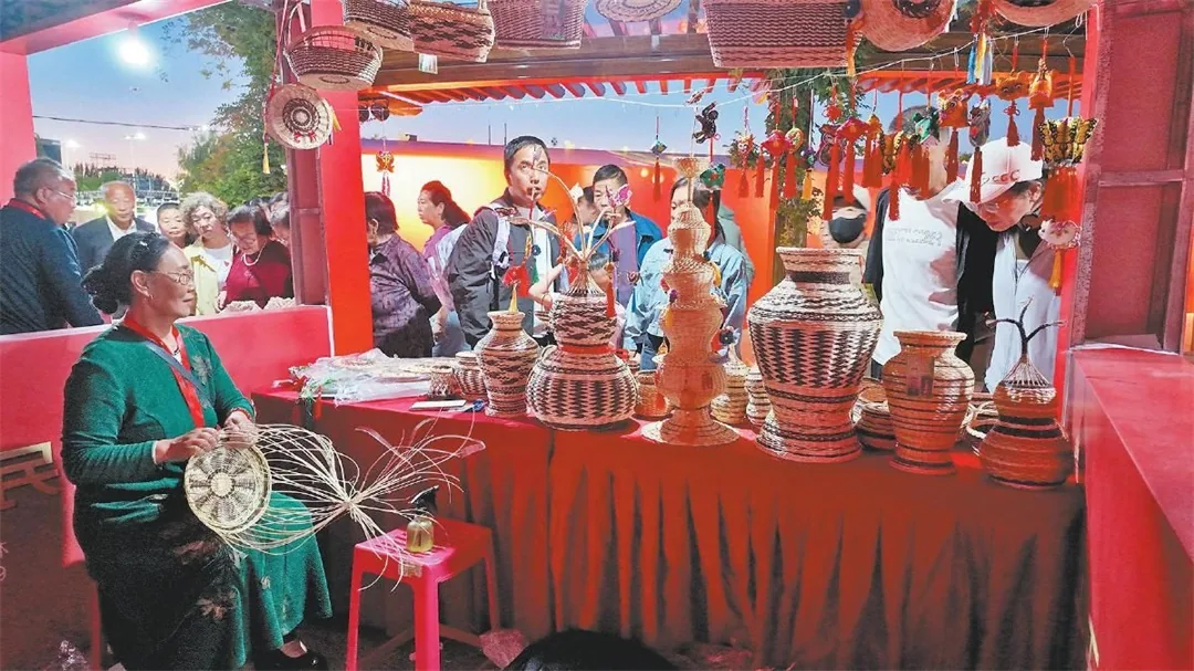 第十五届中国民间艺术节:“山花市集——榆林非遗赶大集”鸣锣开市
