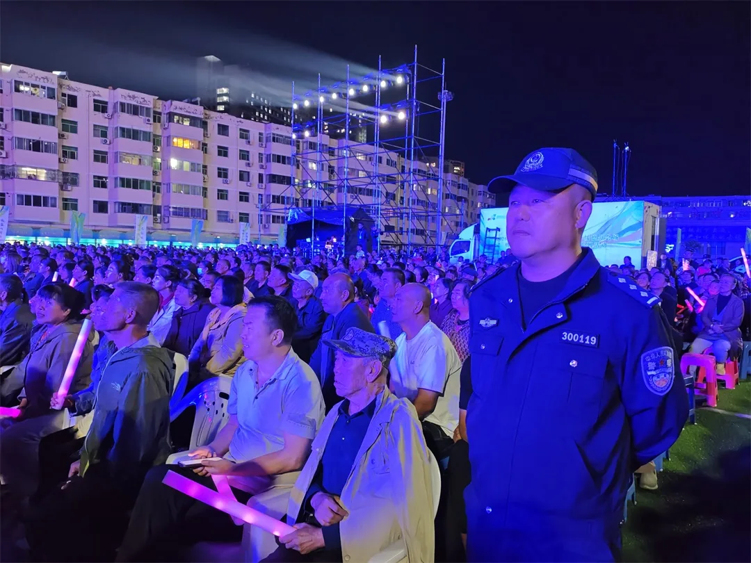 9月10日至14日,“清爽榆林”绥德分会场活动期间,绥德县公安局全警动员护航文旅盛会。