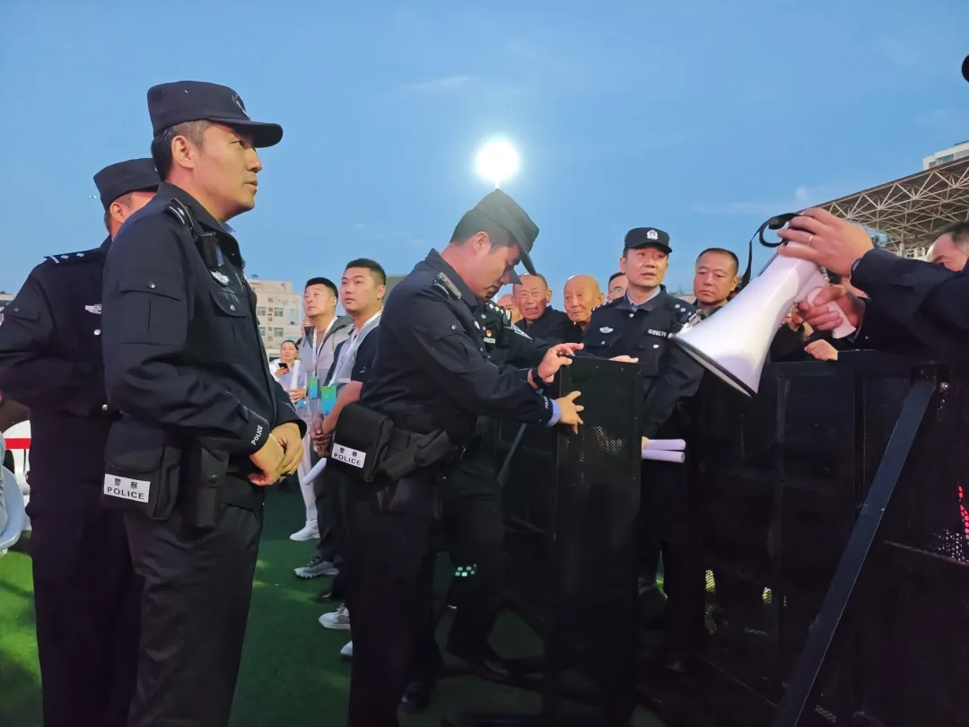 9月10日至14日,“清爽榆林”绥德分会场活动期间,绥德县公安局全警动员护航文旅盛会。