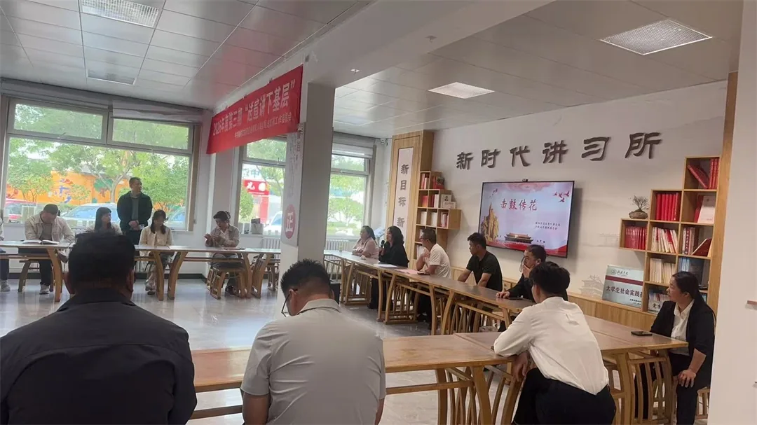 国庆前夕,榆阳区退役军人事务局联合学院社区举办“聆听老兵军旅故事 礼赞祖国盛世华诞”分享会。