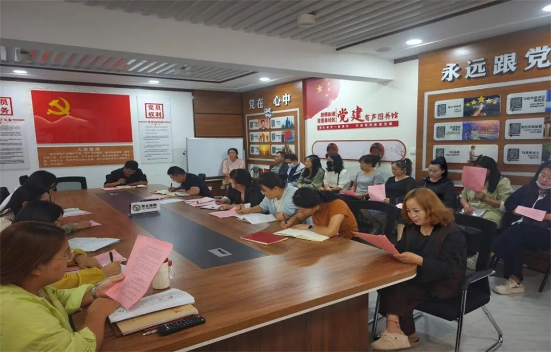 近日,榆阳区鼓楼街道普惠泉社区开展网络安全主题宣传。