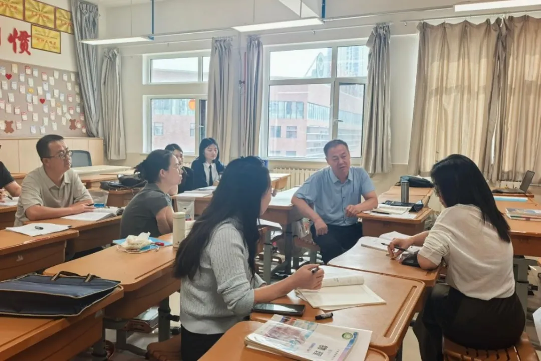 9月18日至19日,榆林市基础教育教学能手培养对象第二次集中研修在高新二中举办,近350名培养对象及导师参训。