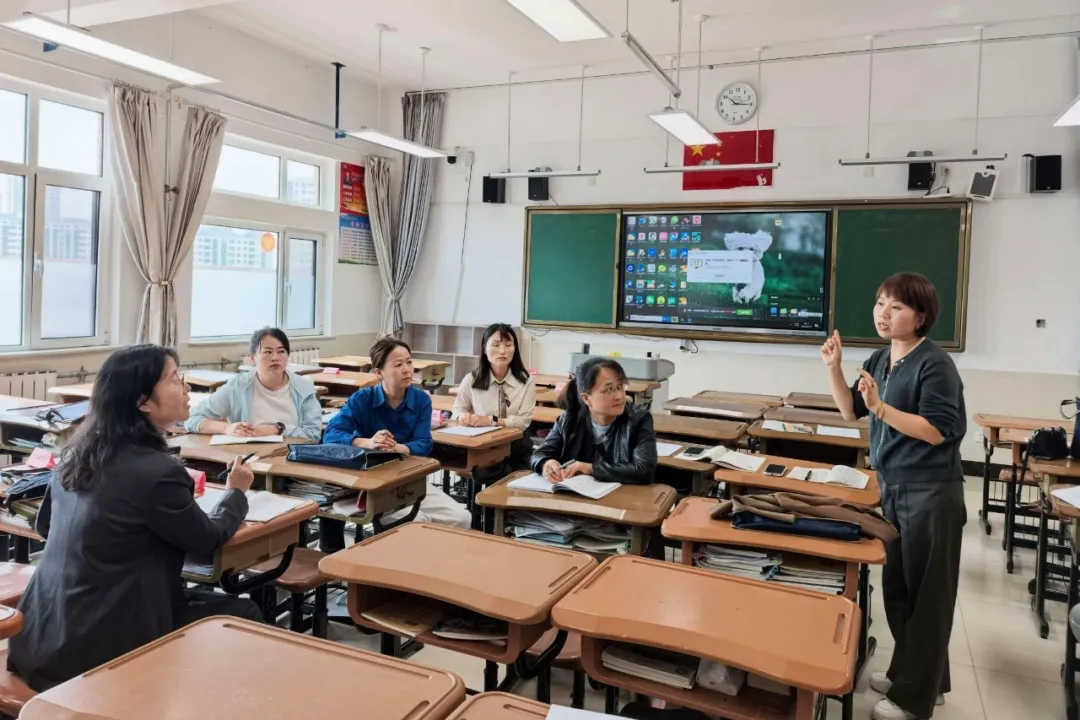 9月18日至19日,榆林市基础教育教学能手培养对象第二次集中研修在高新二中举办,近350名培养对象及导师参训。