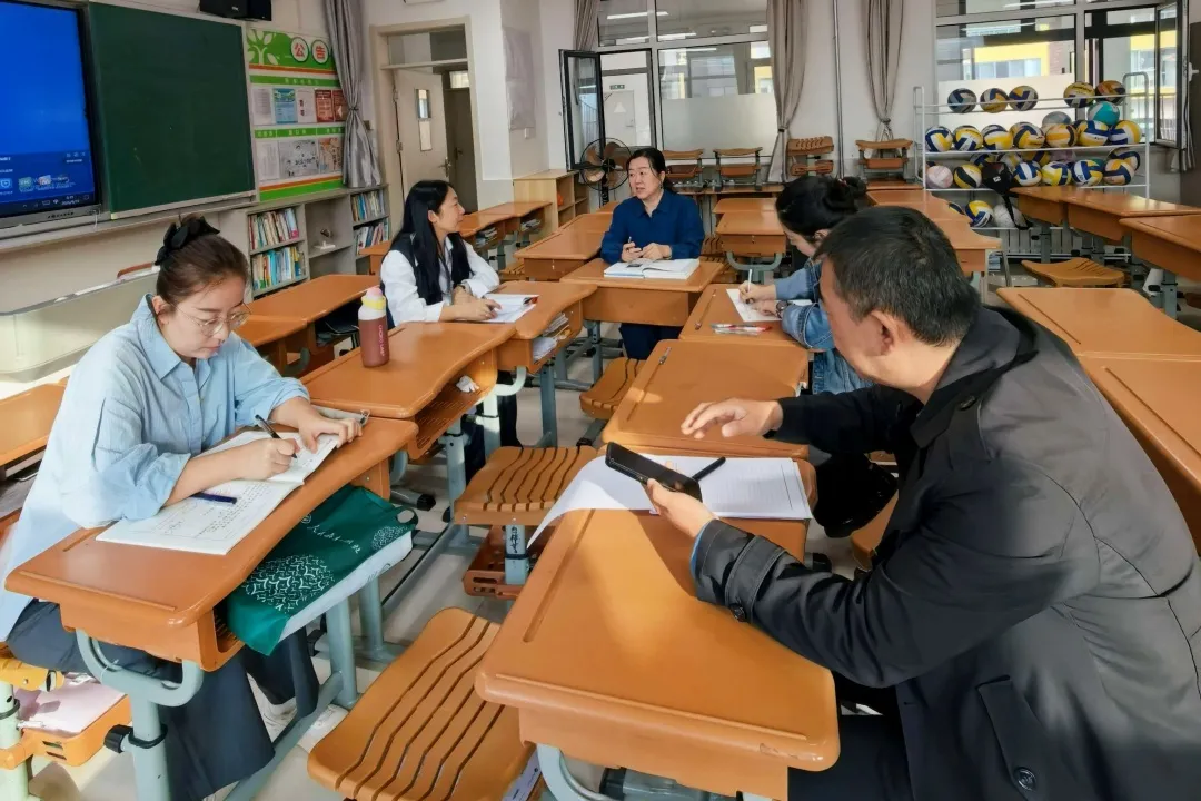 9月18日至19日,榆林市基础教育教学能手培养对象第二次集中研修在高新二中举办,近350名培养对象及导师参训。