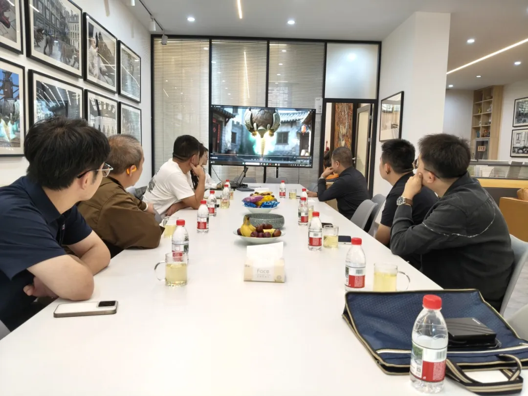 9月21日,榆阳区文旅产业投资公司董事长苏世瑜、总经理张蓉一行调研榆林渡渡美术馆
