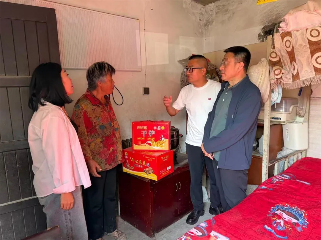 榆阳区工业商贸局9月22日上门走访