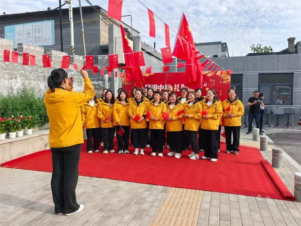 鼓楼街道鸳鸯湖社区：月满中秋礼赞国庆 邻里欢聚共谱美好华章