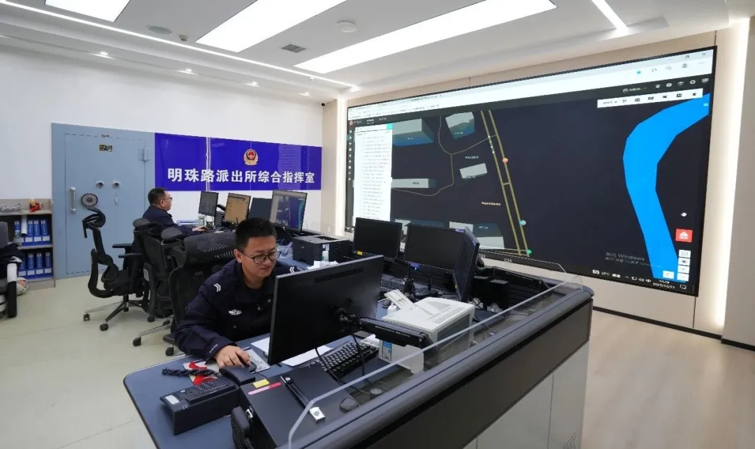 截至9月底，榆林市公安局高新分局辖区群众安全感达99%，盗窃、电诈案件同比分别下降38%、26%，治安警情下降18%。