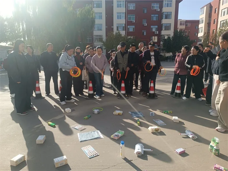 近日,榆阳区崇文路街道芹涧路社区开展“情暖金秋迎重阳 爱满桑榆护安康”主题活动。