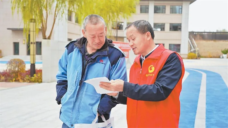 榆林传媒中心联合开光路社区开展民生实事建议征集