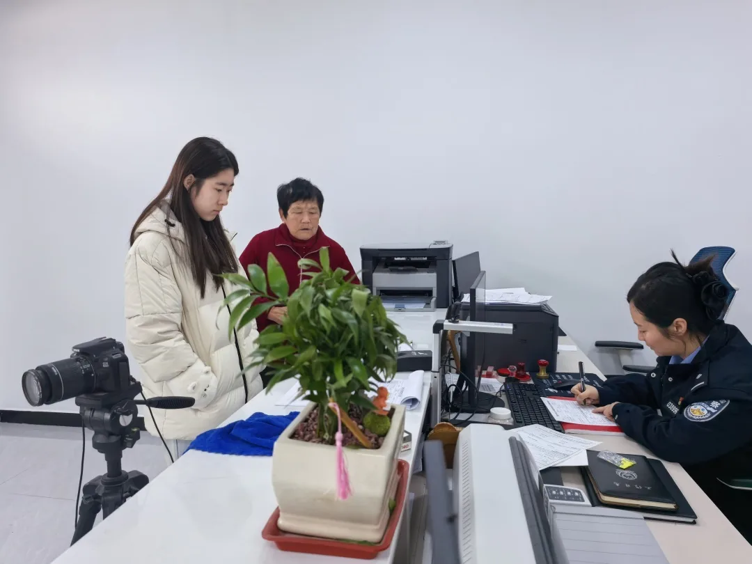 近日,2027届高考报名启动,吴堡县公安局寇家塬派出所针对考生